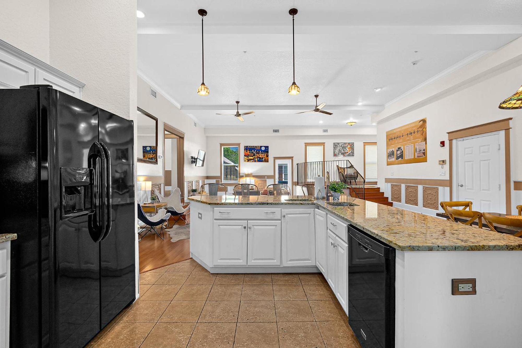 Holiday home The Ray - 2nd Floor Historic Condo- Minutes Walk To Downtown