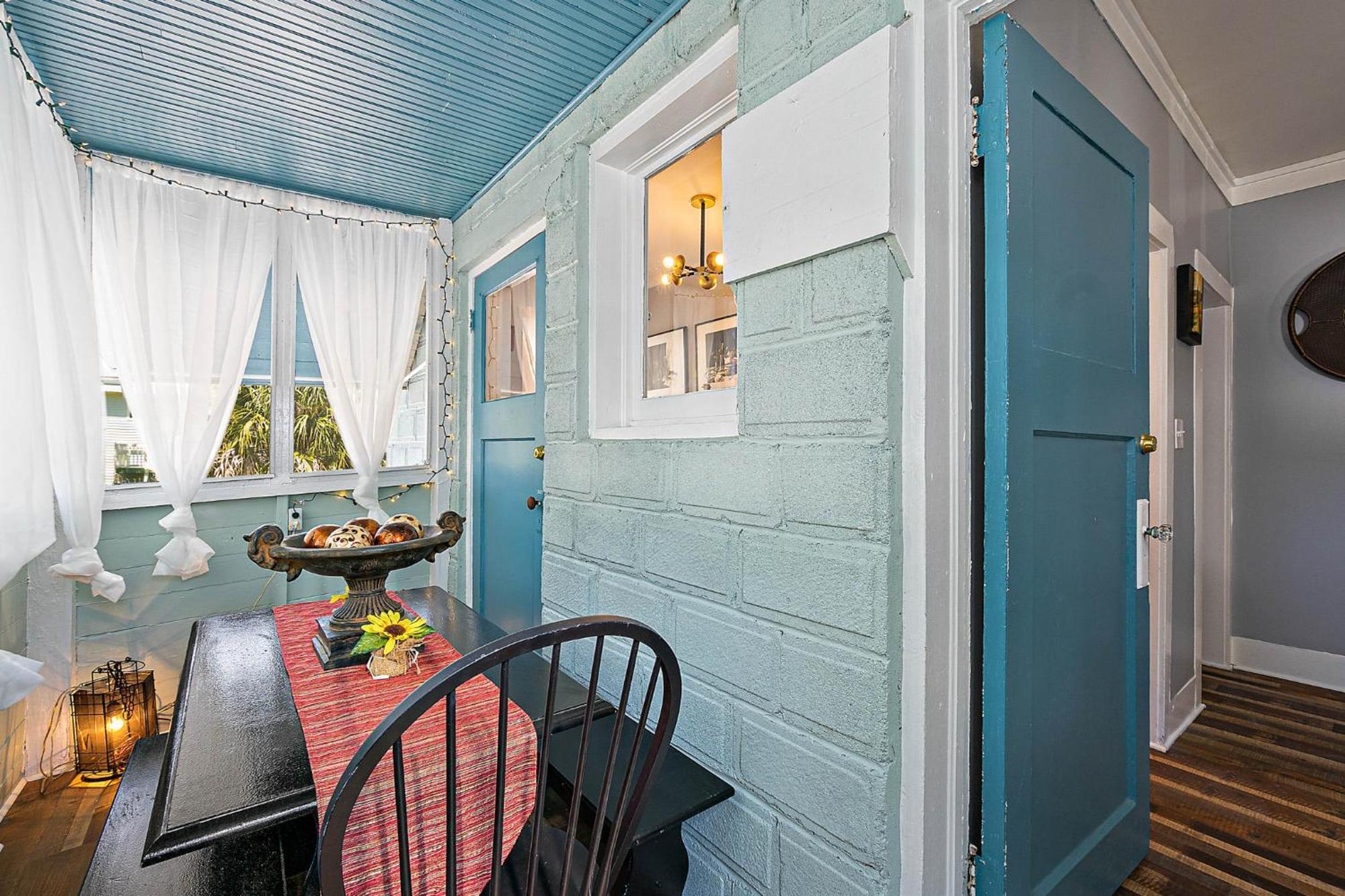 Casa Bella- Chic, Retro Apt- Steps To Historic District! Apartamento