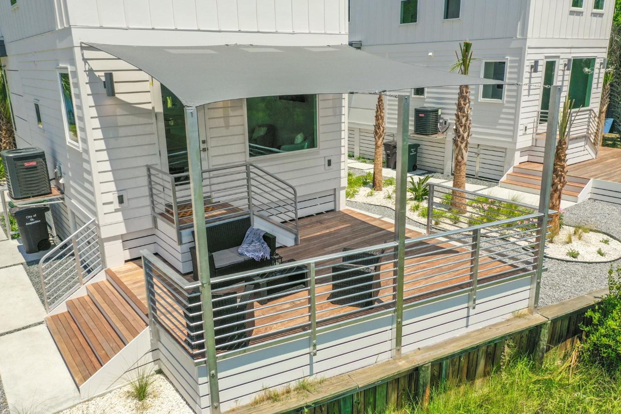 200 Riberia - Downtown Waterfront Luxury *
