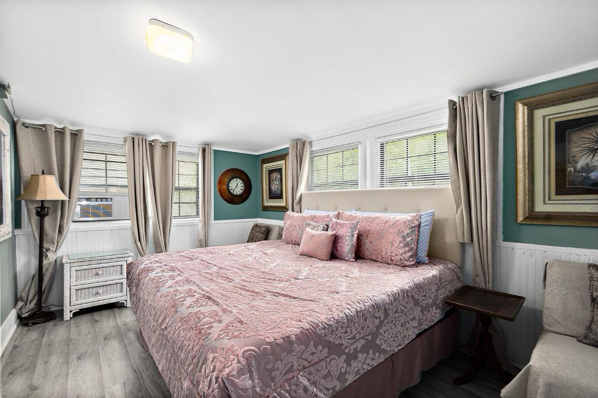 Casa Maria 3- Historic Charming Apt, Steps To Everything Downtown!