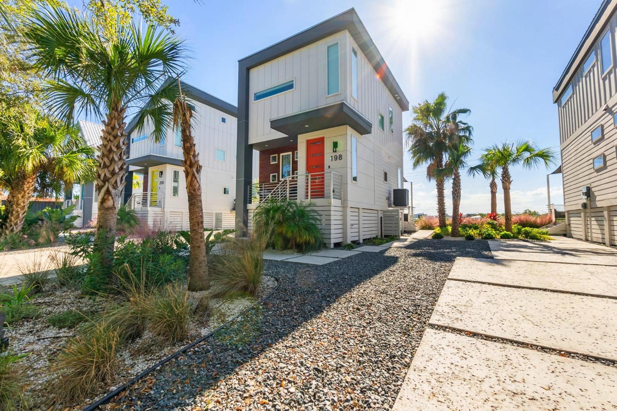 198 Riberia - Downtown Waterfront Luxury Holiday home *