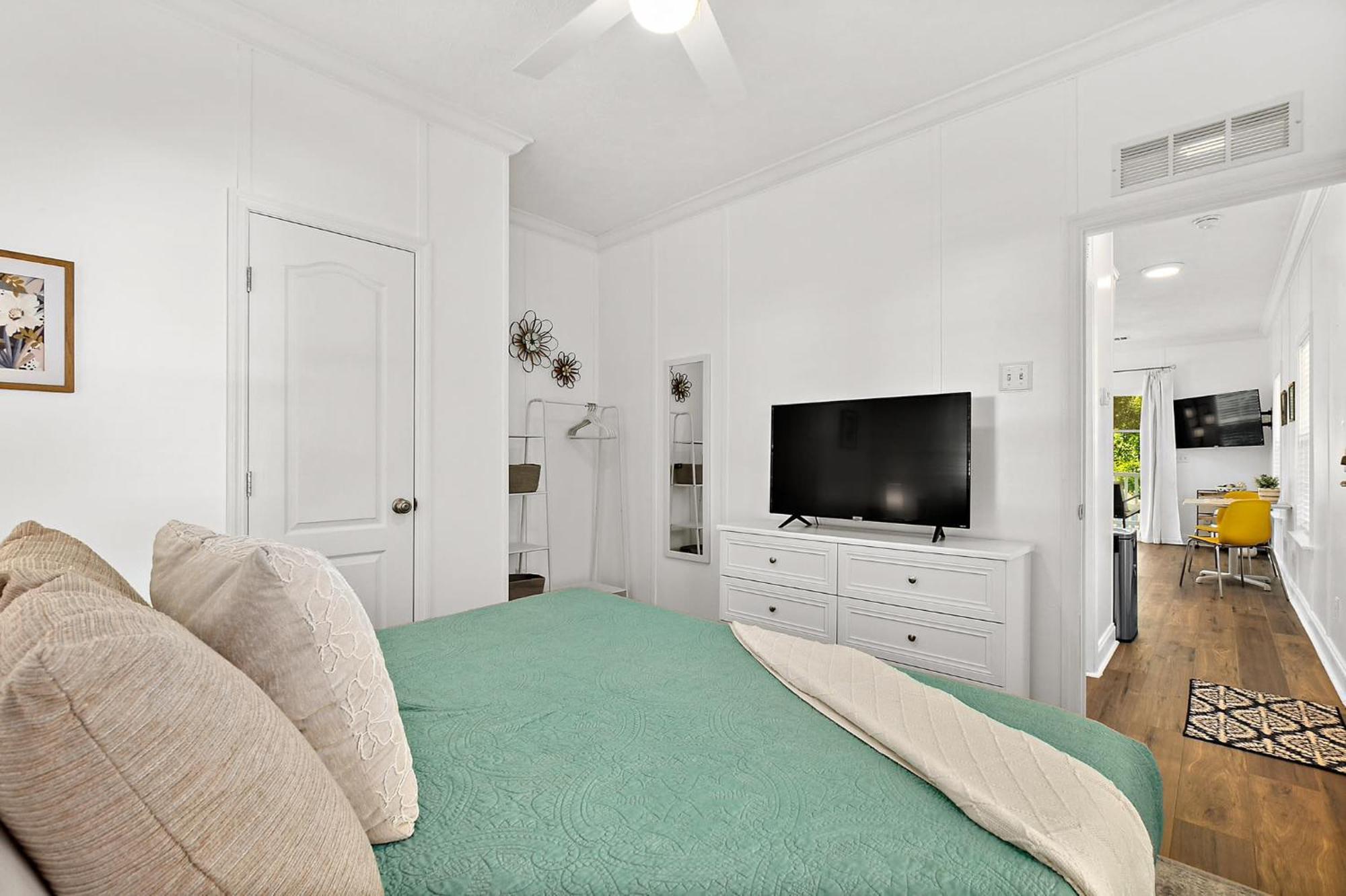 Treetop - 3 Blocks From Historic District *
