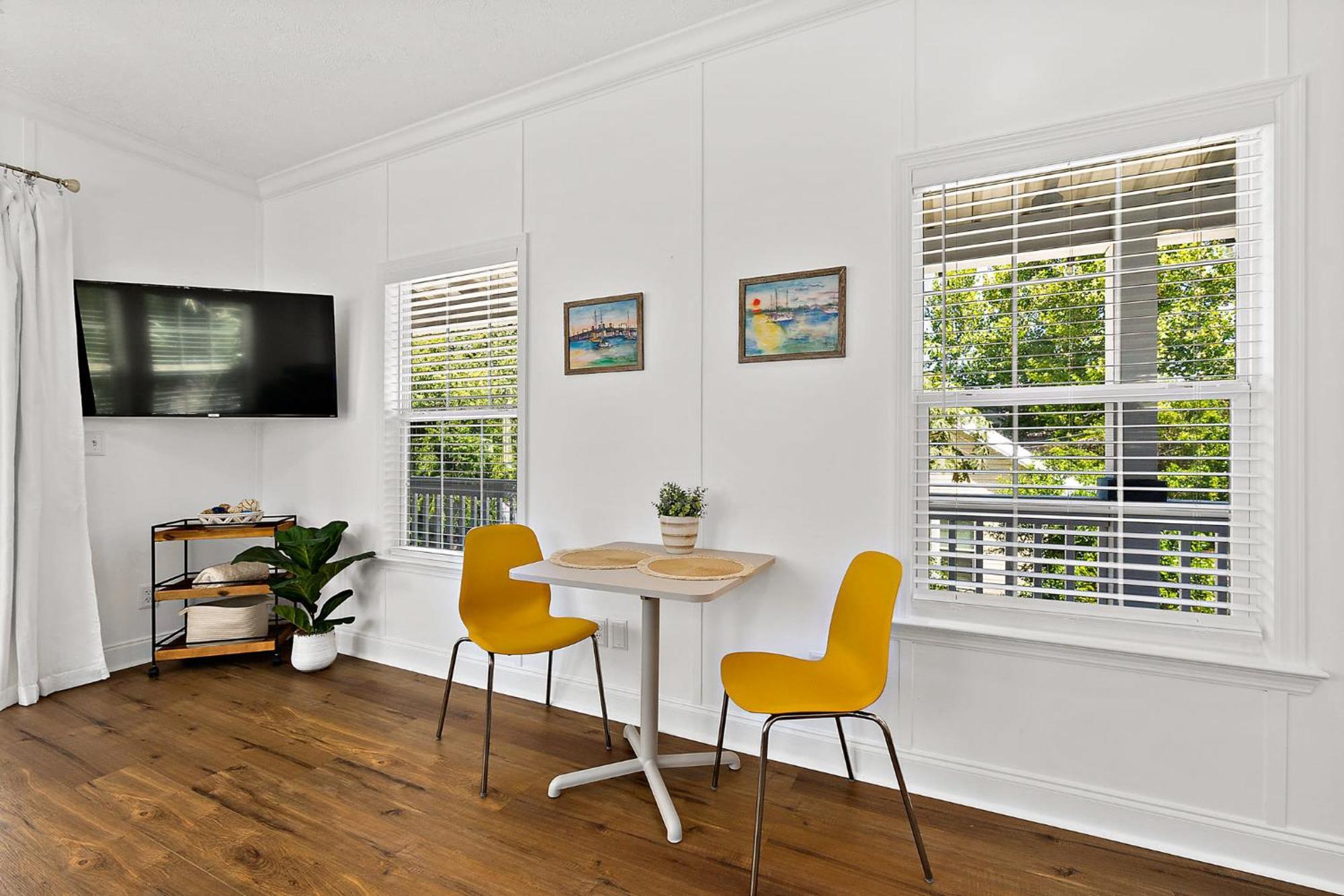 Treetop - 3 Blocks From Historic District