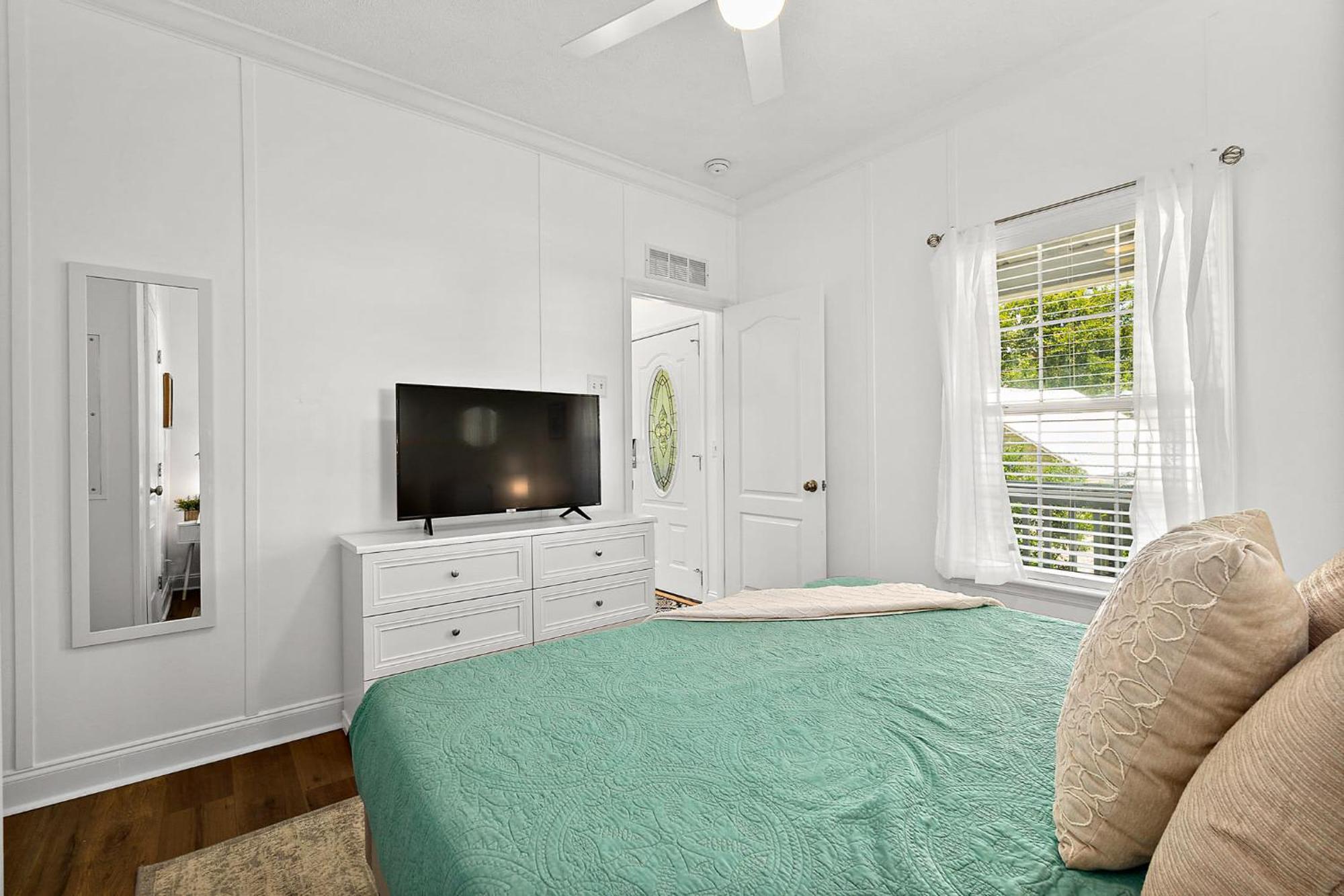 Apartment Treetop - 3 Blocks From Historic District