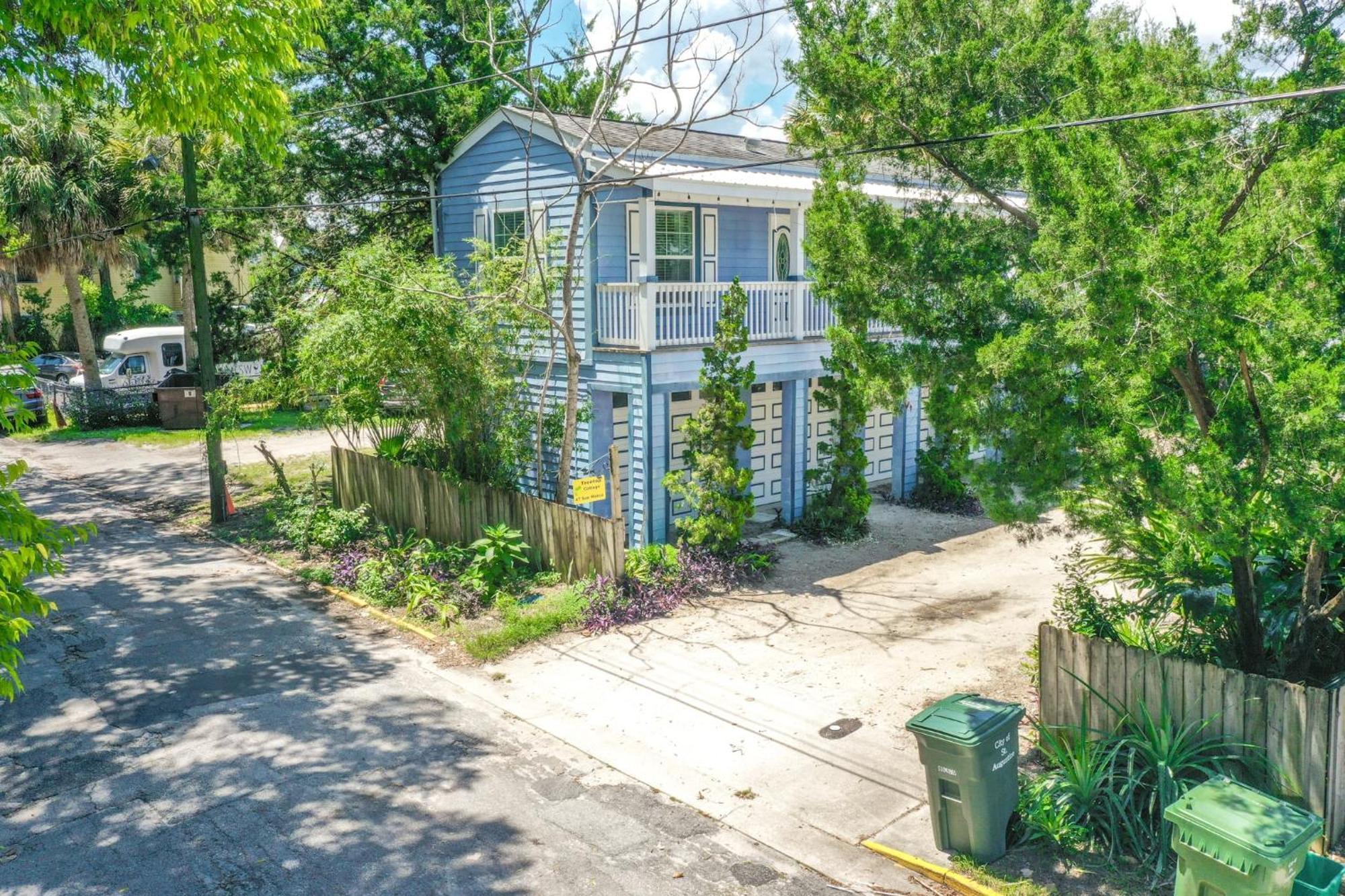 Apartment Treetop - 3 Blocks From Historic District