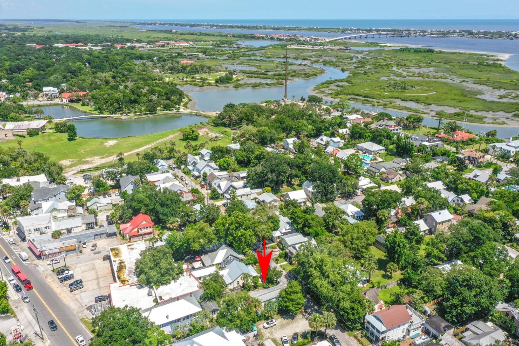 Apartment Treetop - 3 Blocks From Historic District