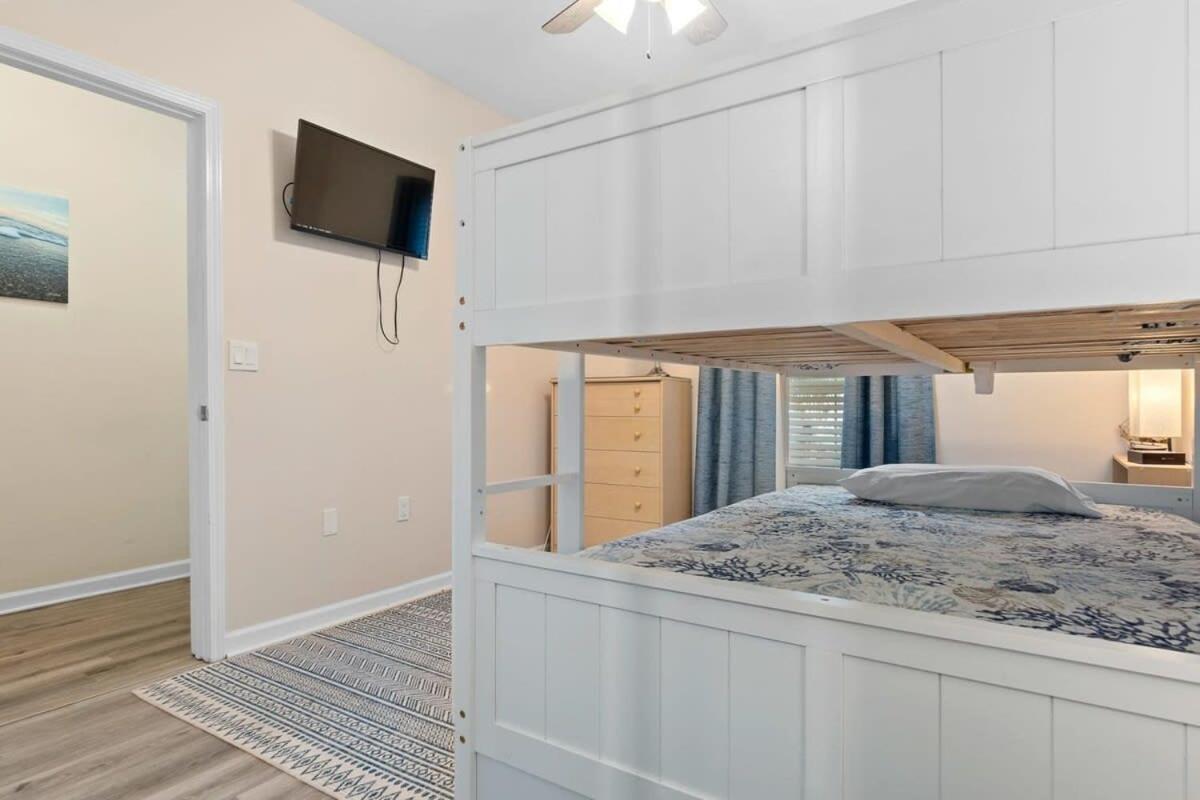 Holiday home Seaside Escape - Spacious 3 Bedroom Ground Floor - Steps To Atlantic Ocean *