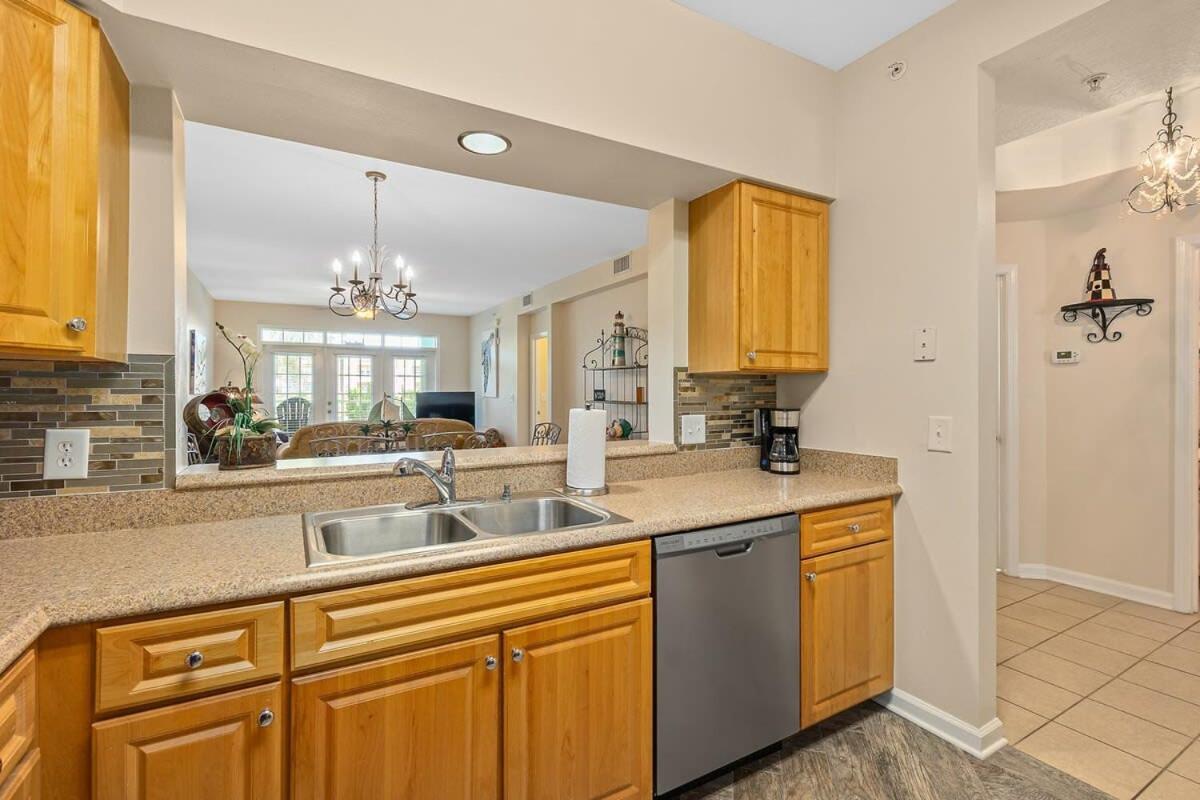 Seaside Escape - Spacious 3 Bedroom Ground Floor - Steps To Atlantic Ocean Holiday home St. Augustine