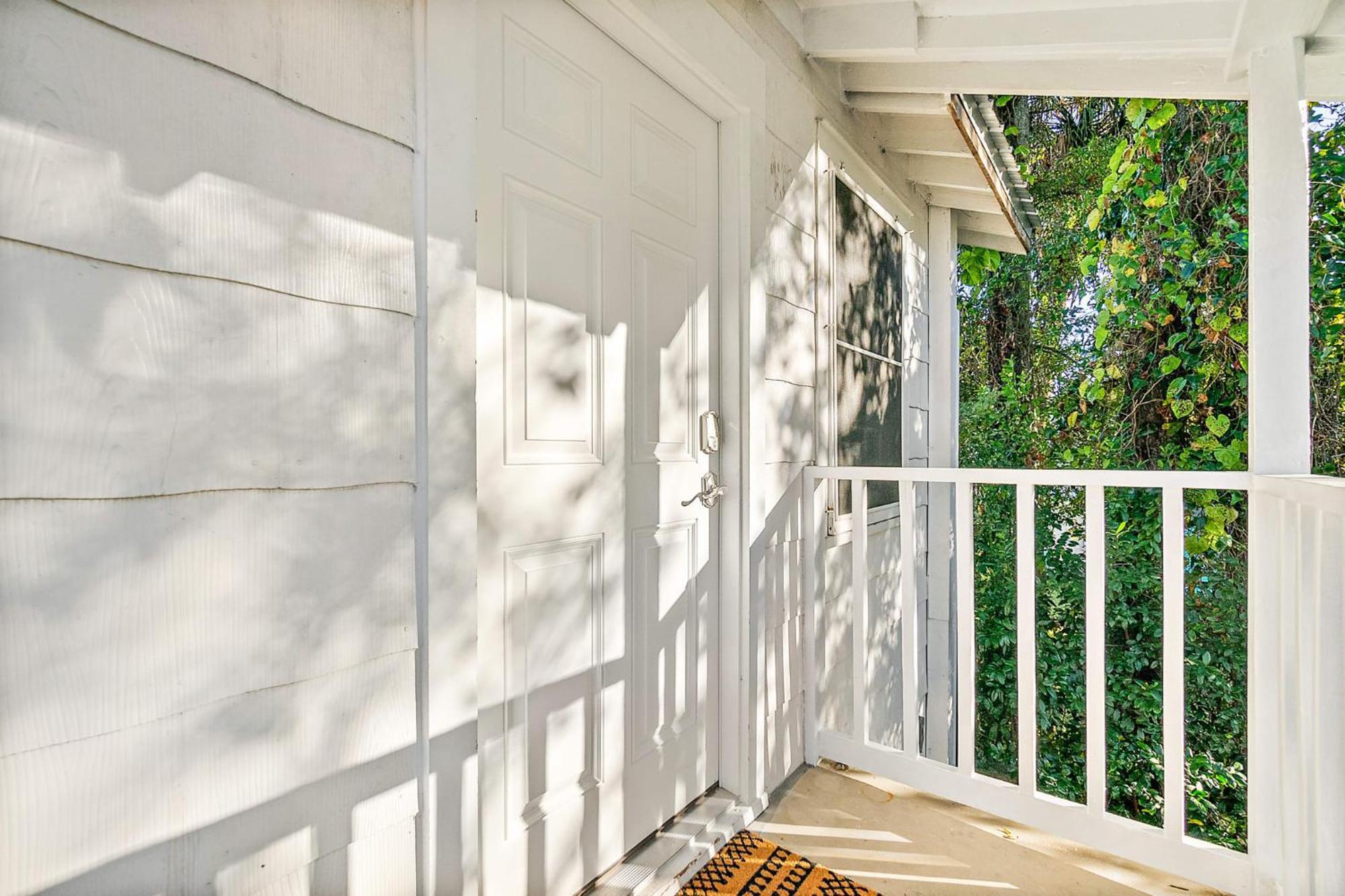 Private Uptown Flat - Walk To Nights Of Lights! *