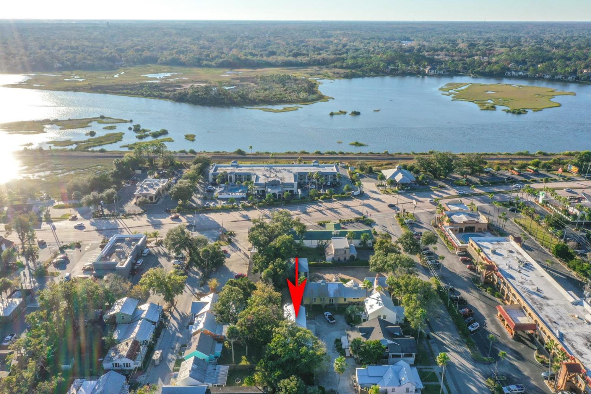 Private Uptown Flat - Walk To Nights Of Lights! Apartment *