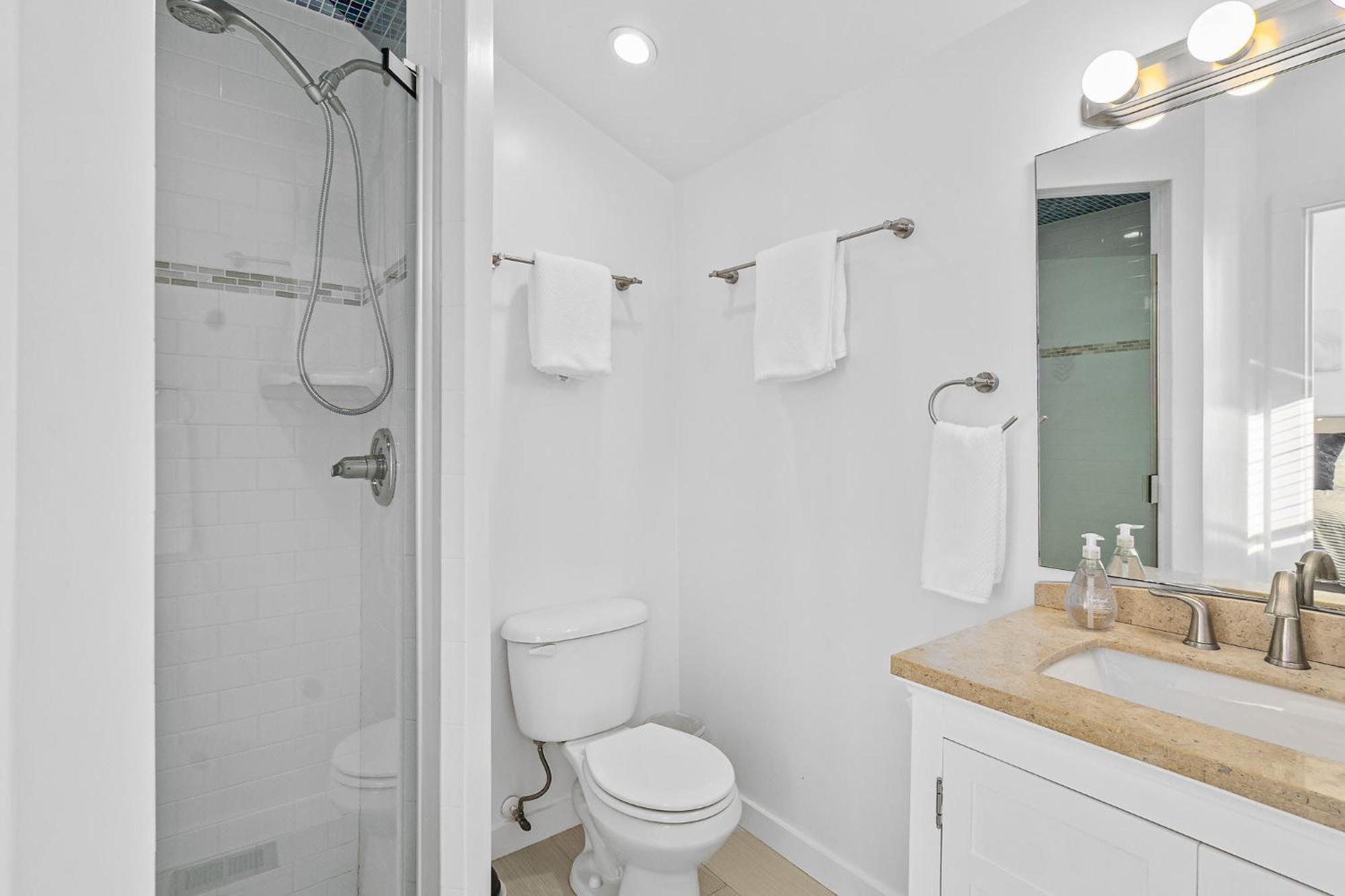 Old Mission Guest - Charming Apartment, 15 Min Walk To Downtown! *