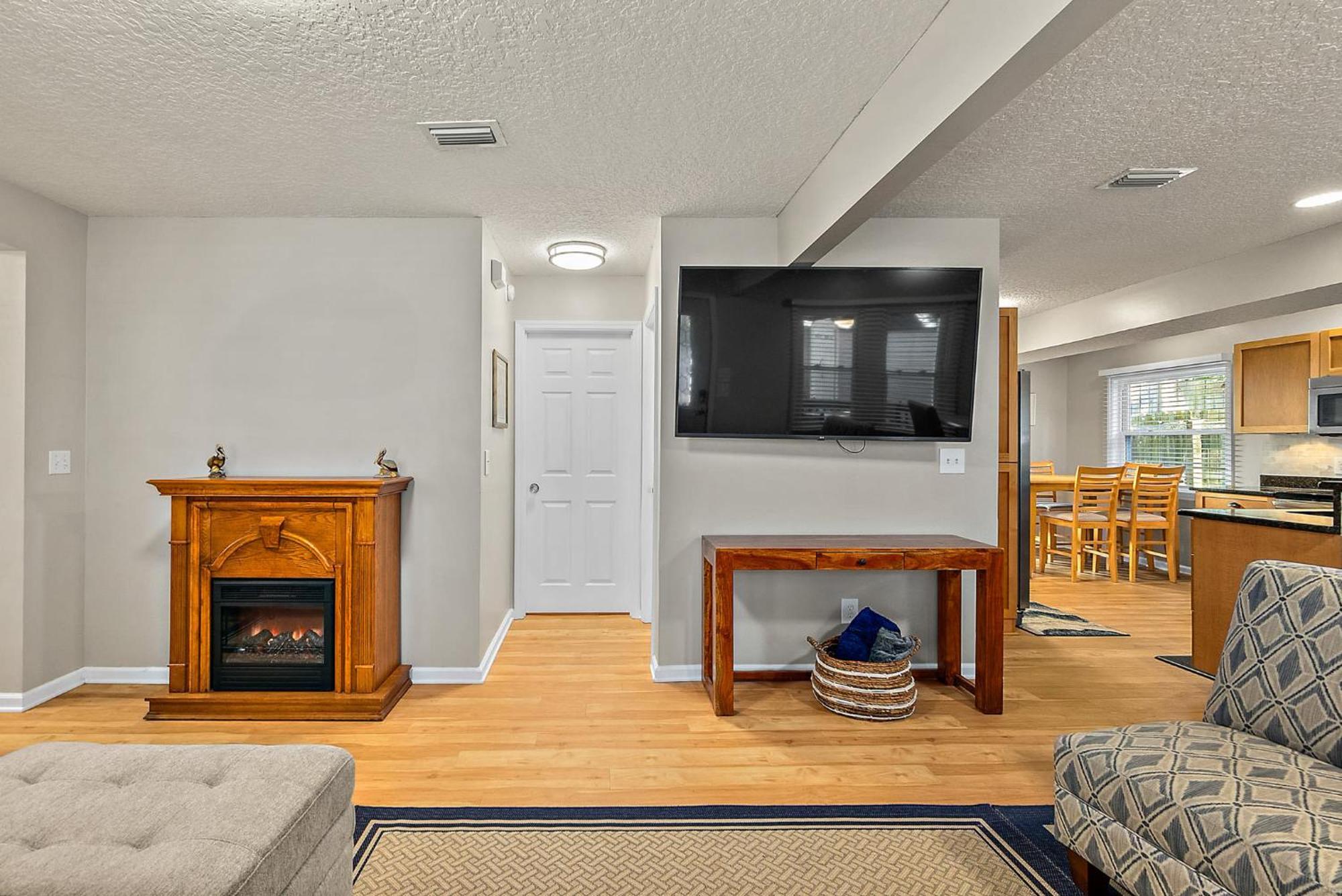Fullerwood Park Retreat, 5 Min To Downtown, Sleeps 6 Holiday home *