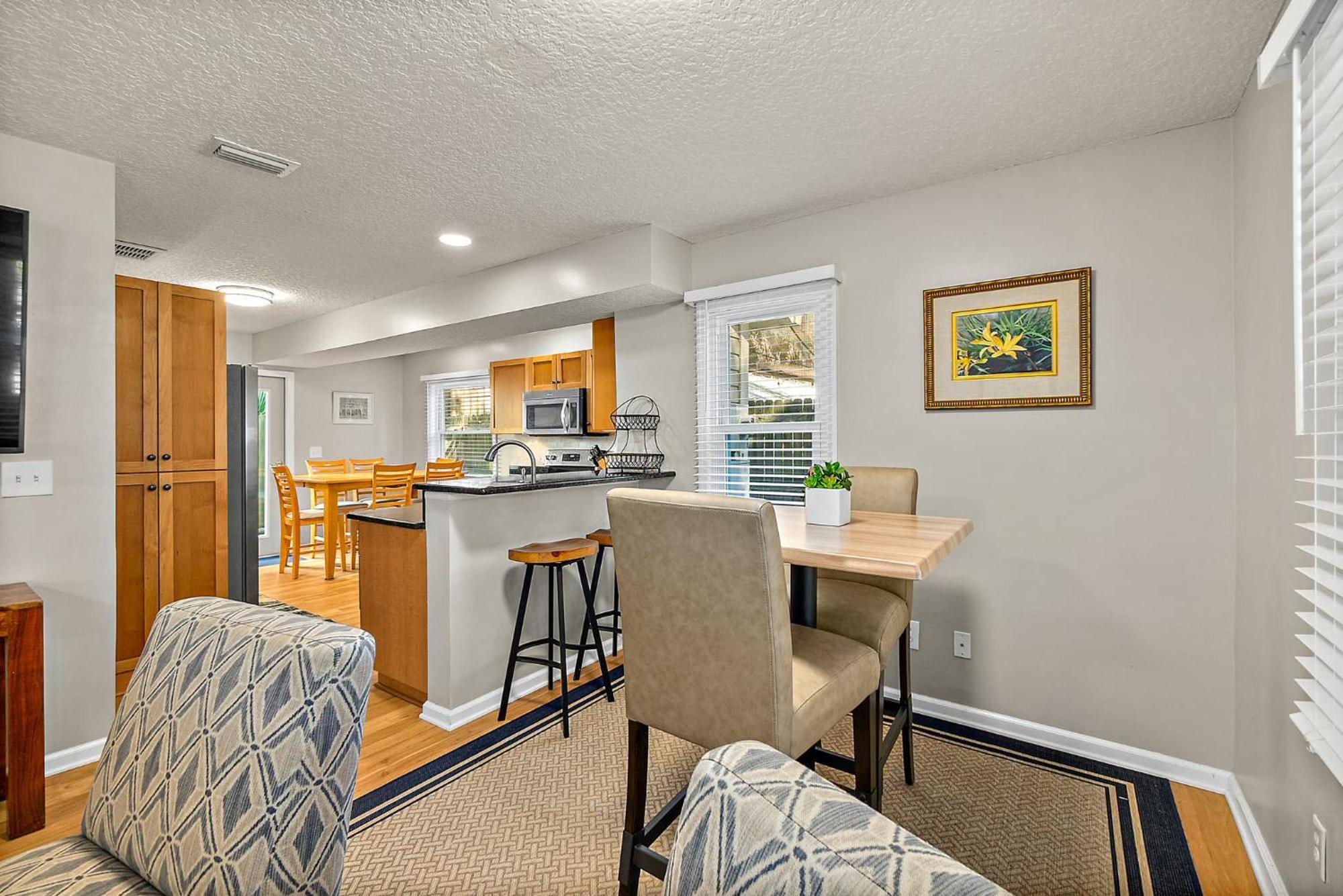Fullerwood Park Retreat, 5 Min To Downtown, Sleeps 6 Holiday home