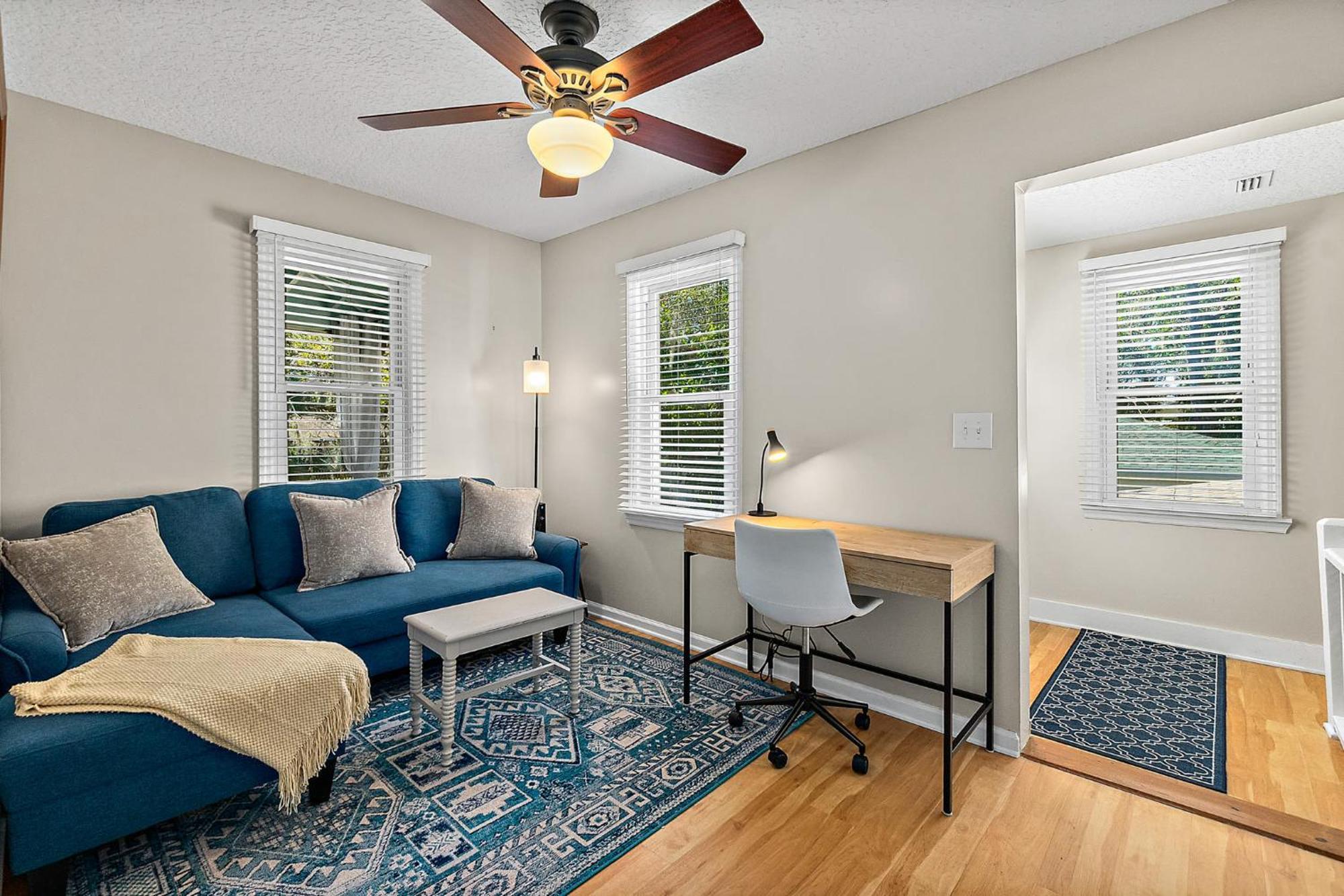 Fullerwood Park Retreat, 5 Min To Downtown, Sleeps 6