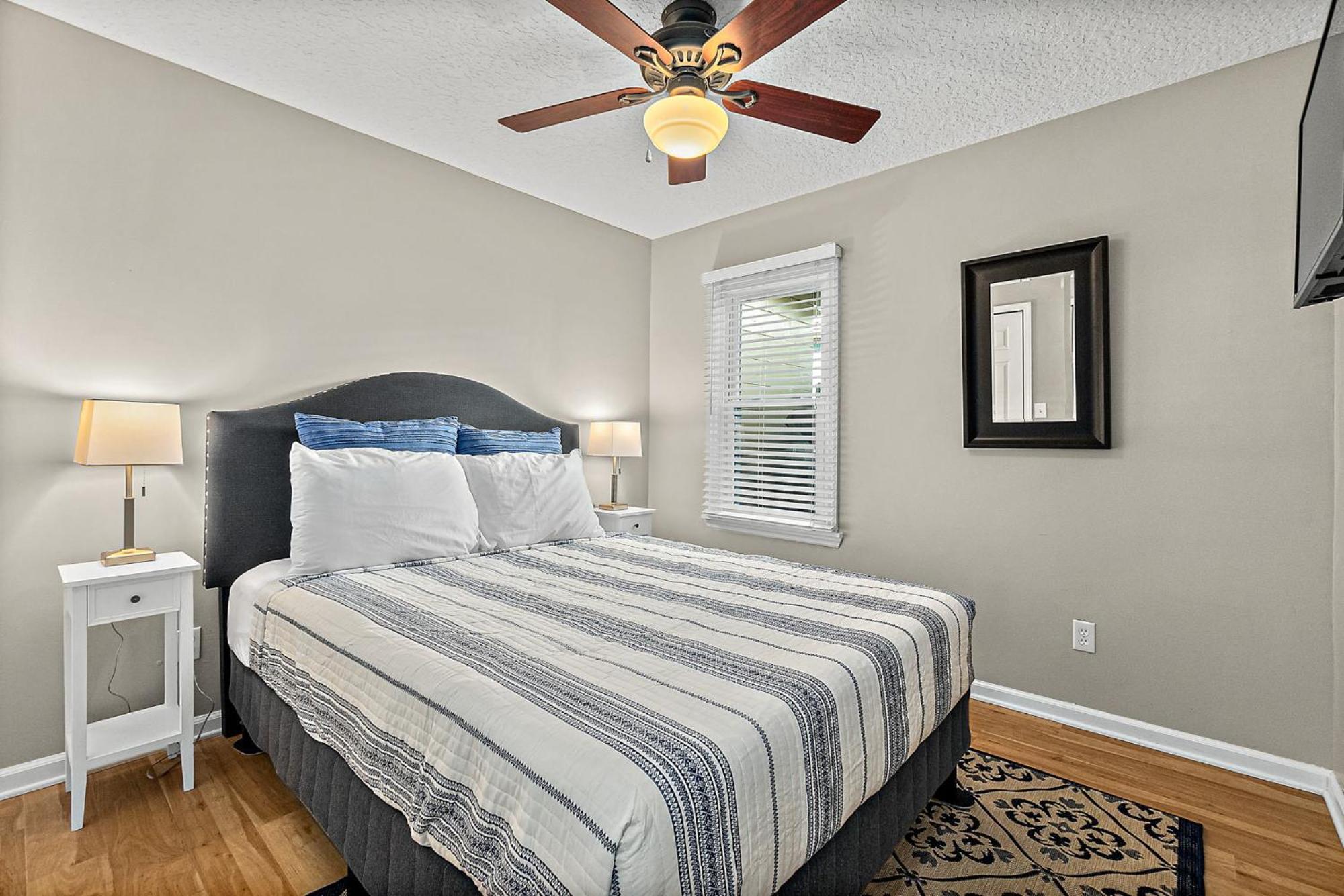 Fullerwood Park Retreat, 5 Min To Downtown, Sleeps 6 Holiday home