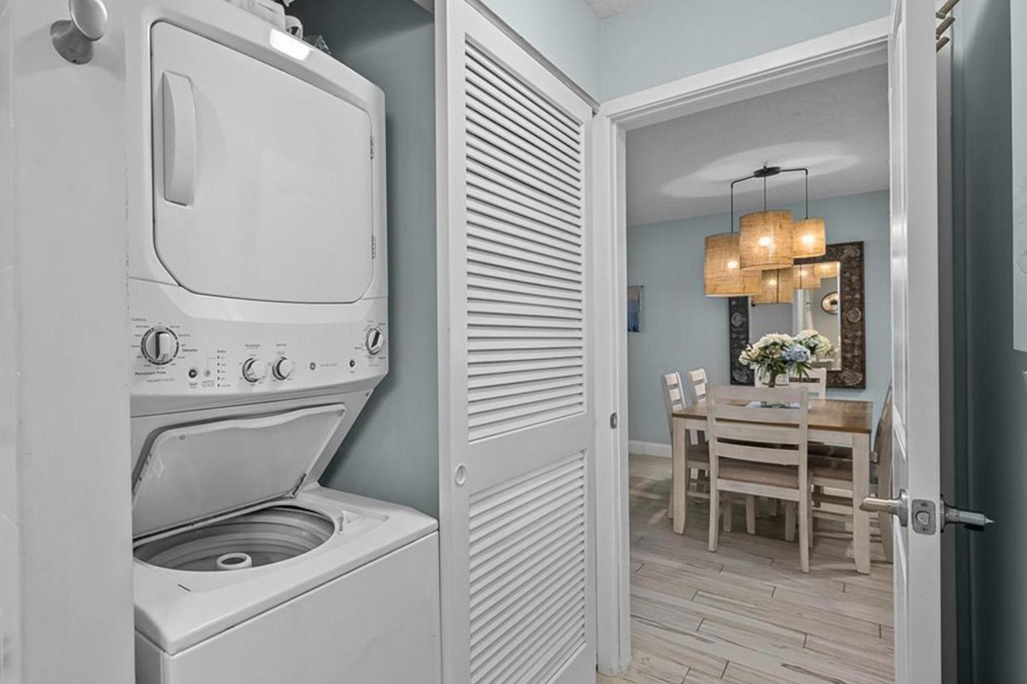 Hibiscus Oceanfront Living Apartment