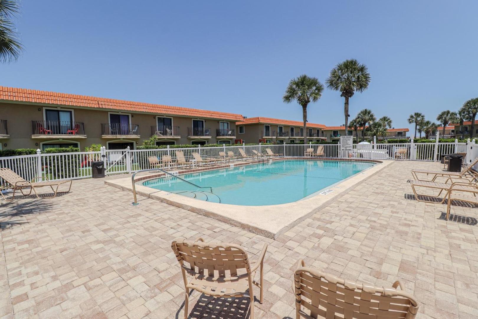 Ponce Landing 40 *