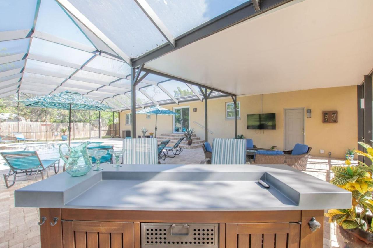 La Luna Vista -- Pool And History Holiday home *