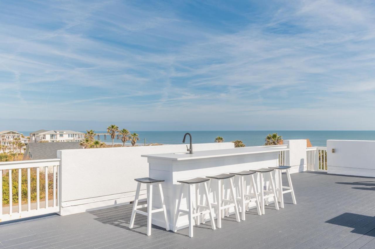 Holiday home Sol Mate Roof Deck At The Private Heated Pool And Firepit