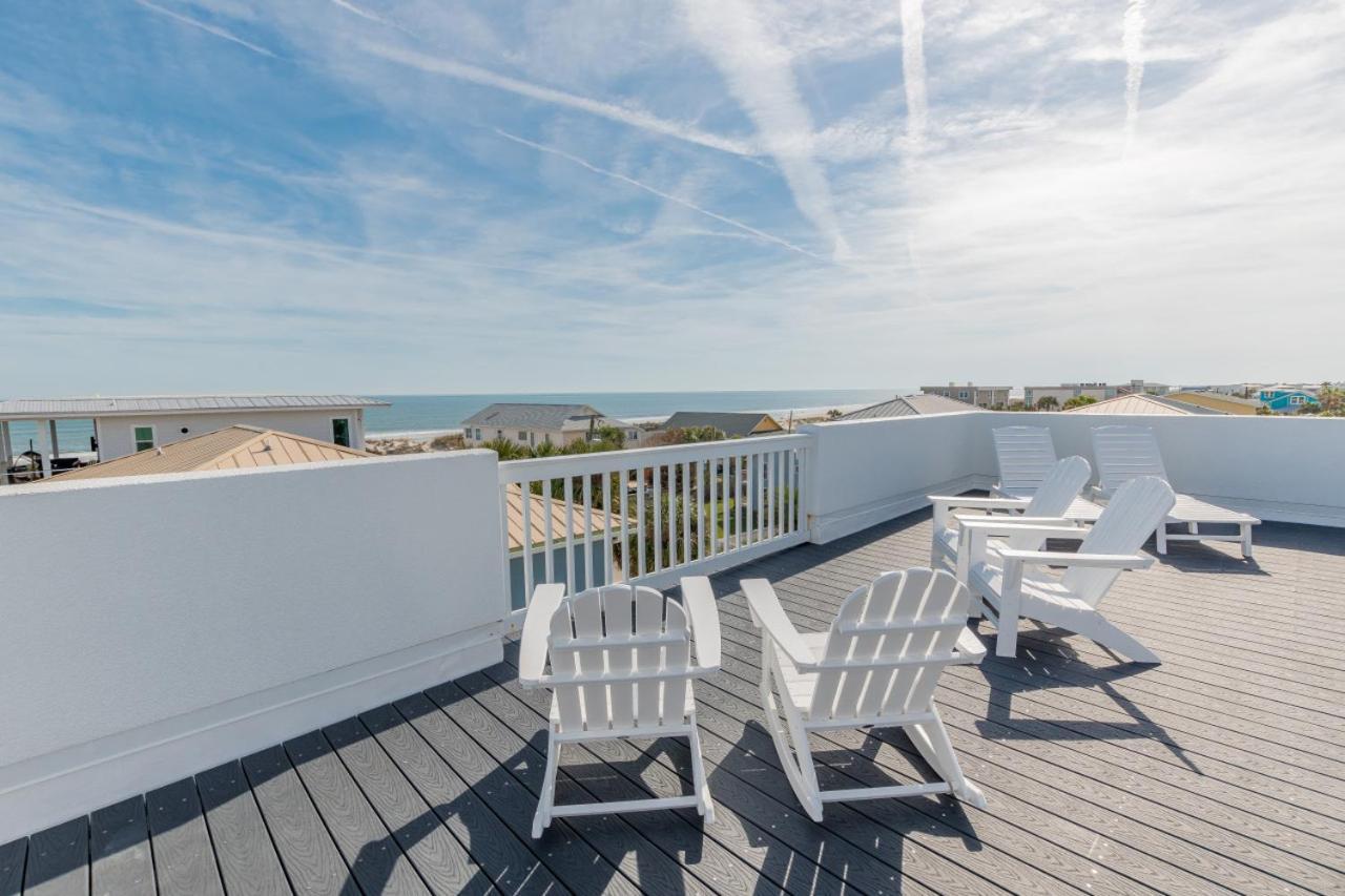 Holiday home Sol Mate Roof Deck At The Private Heated Pool And Firepit