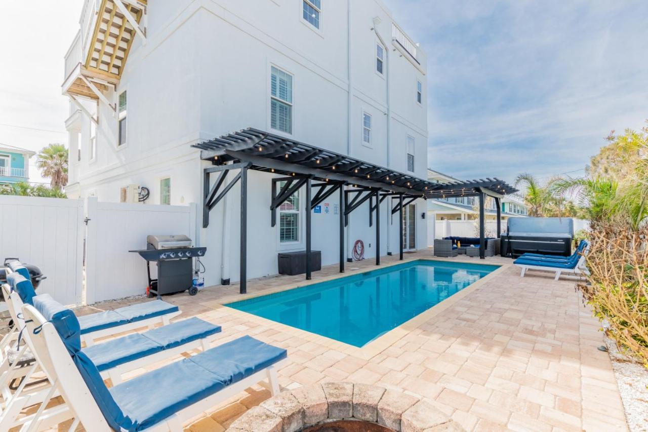 Sol Mate Roof Deck At The Private Heated Pool And Firepit Holiday home