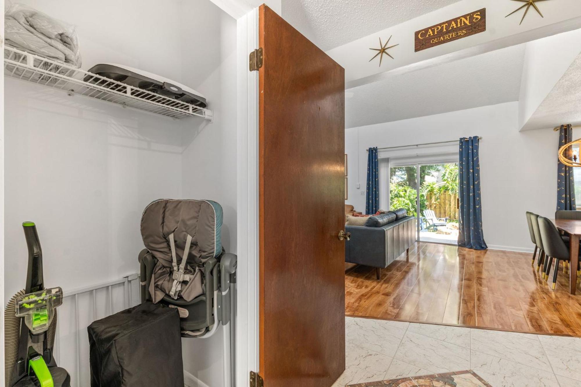 The Captians Quarters - A Unique Family Experience, Close To Downtown And Beaches Holiday home