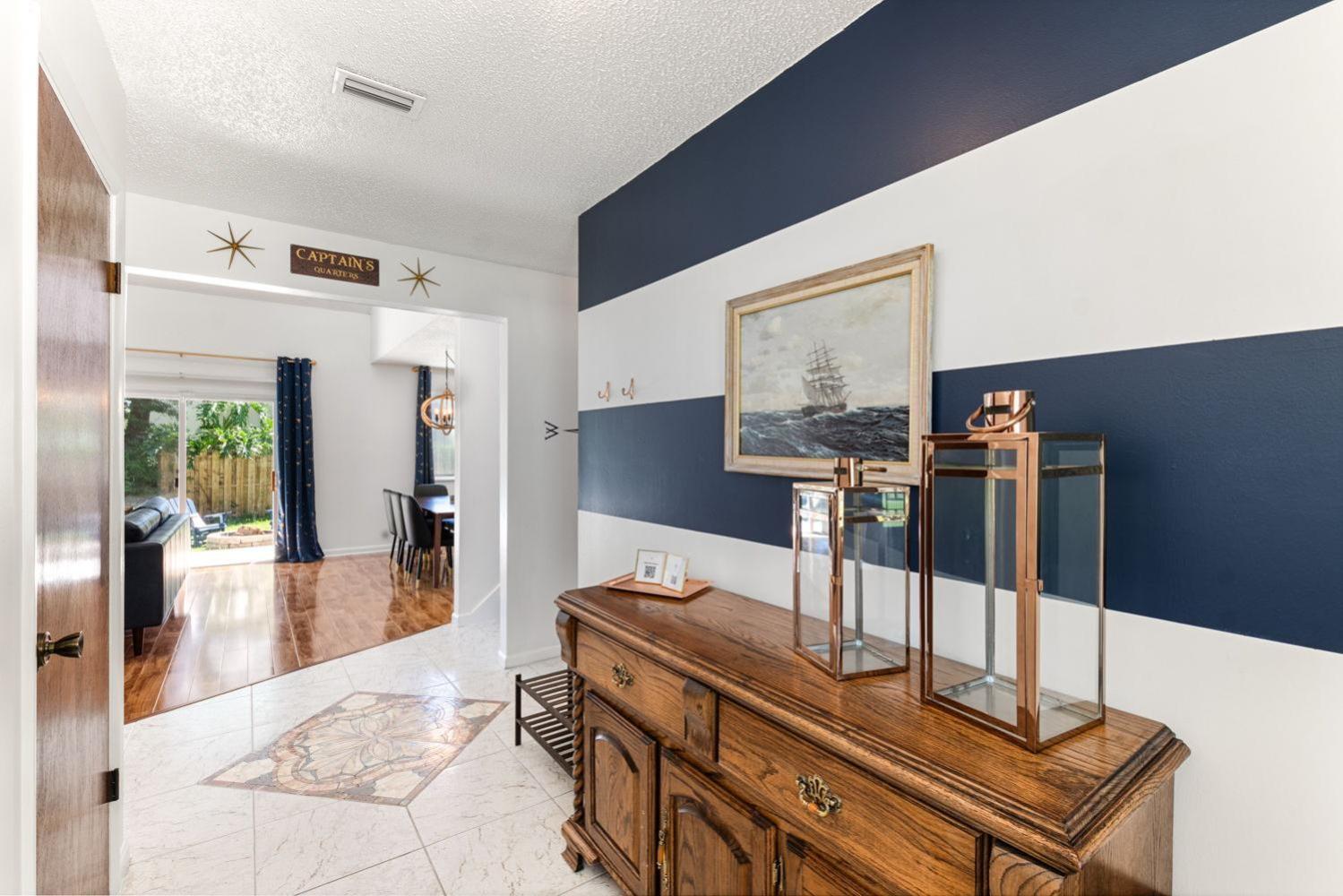 The Captians Quarters - A Unique Family Experience, Close To Downtown And Beaches Holiday home *