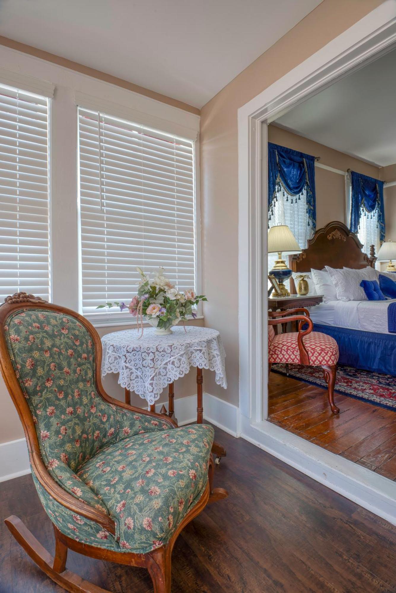 Victorian House Bed & Breakfast