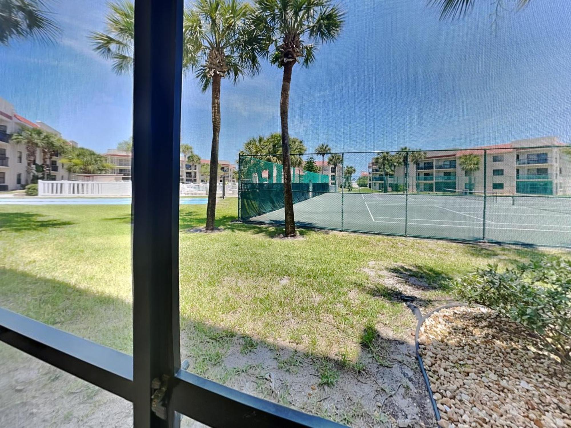 Ocean Village Club E15 *