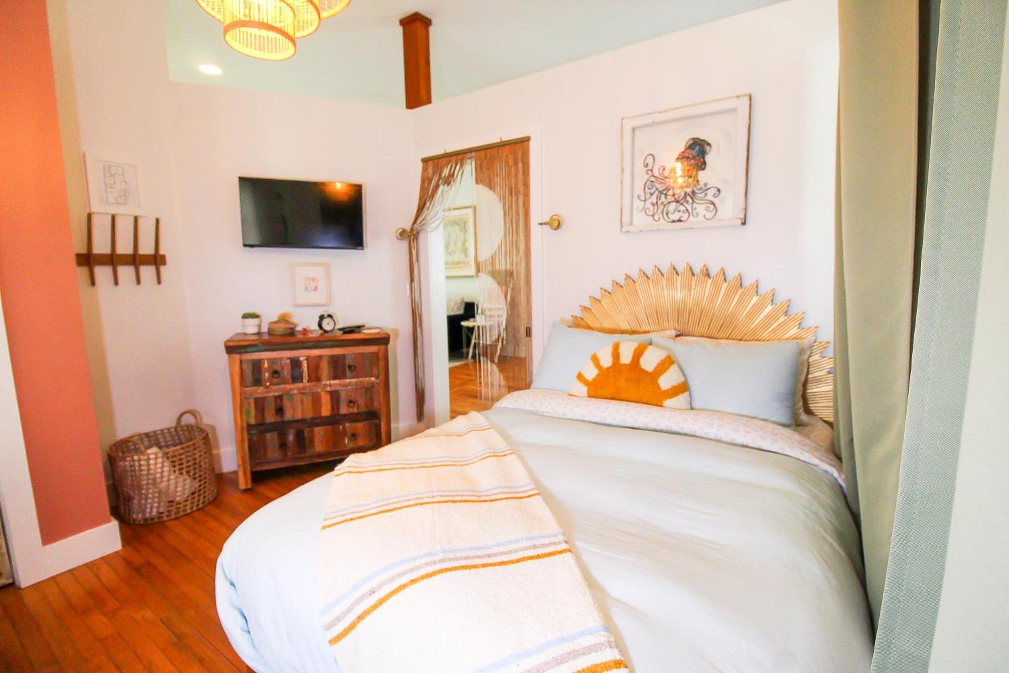 Casa de férias Luxurious Bohemian In Lincolnville - Mins From Downtown! *