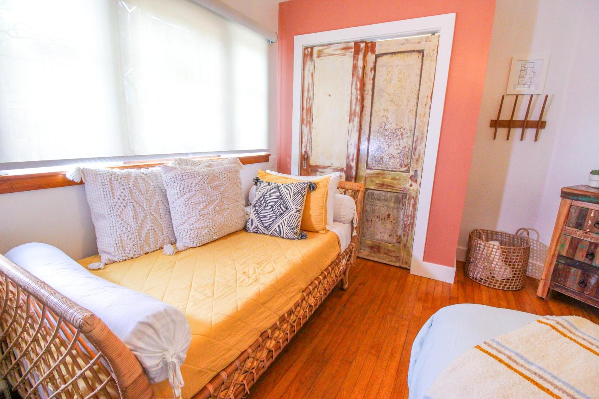 Luxurious Bohemian In Lincolnville - Mins From Downtown! *