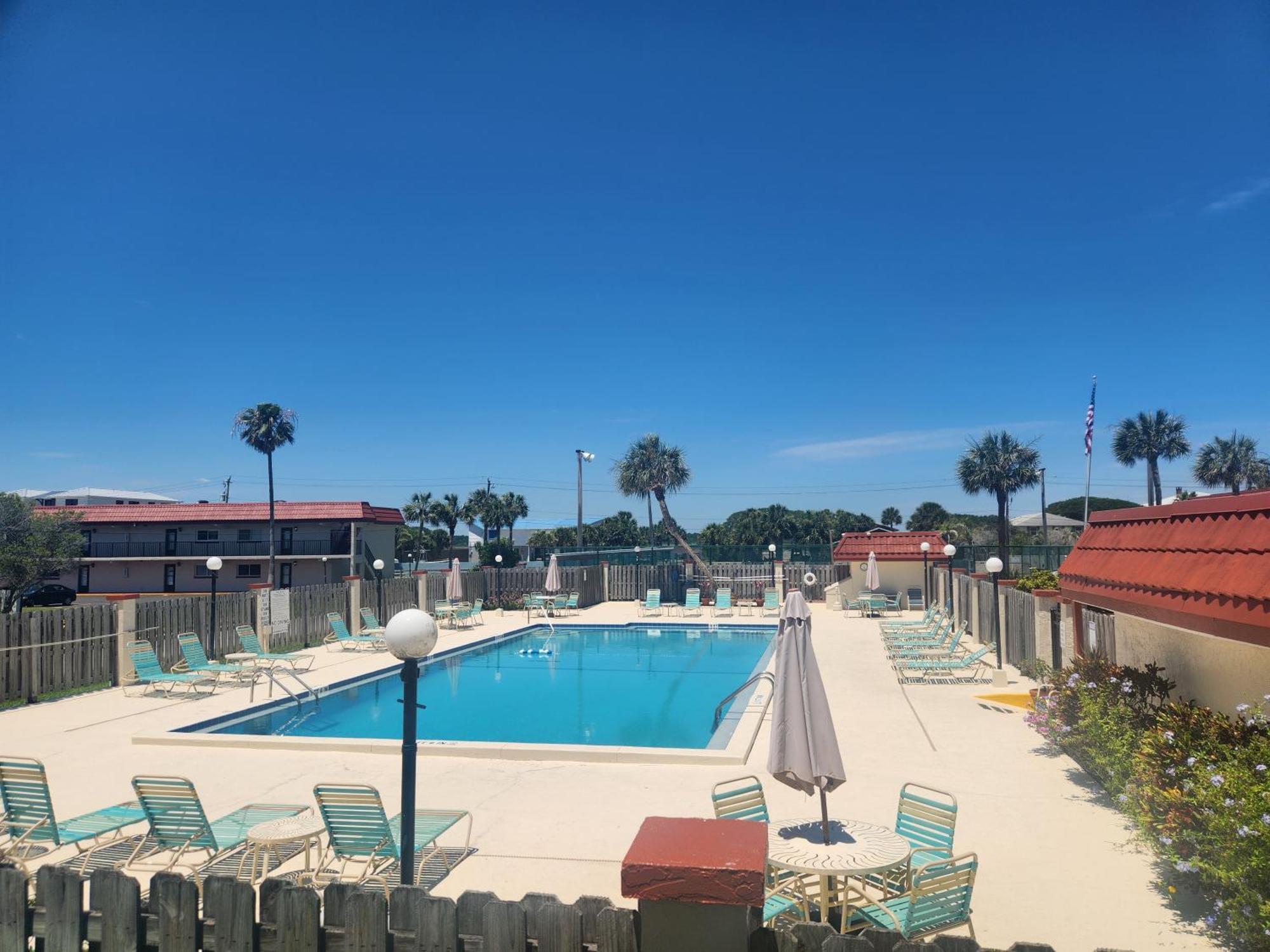 A1a Brownwaves Apartment *