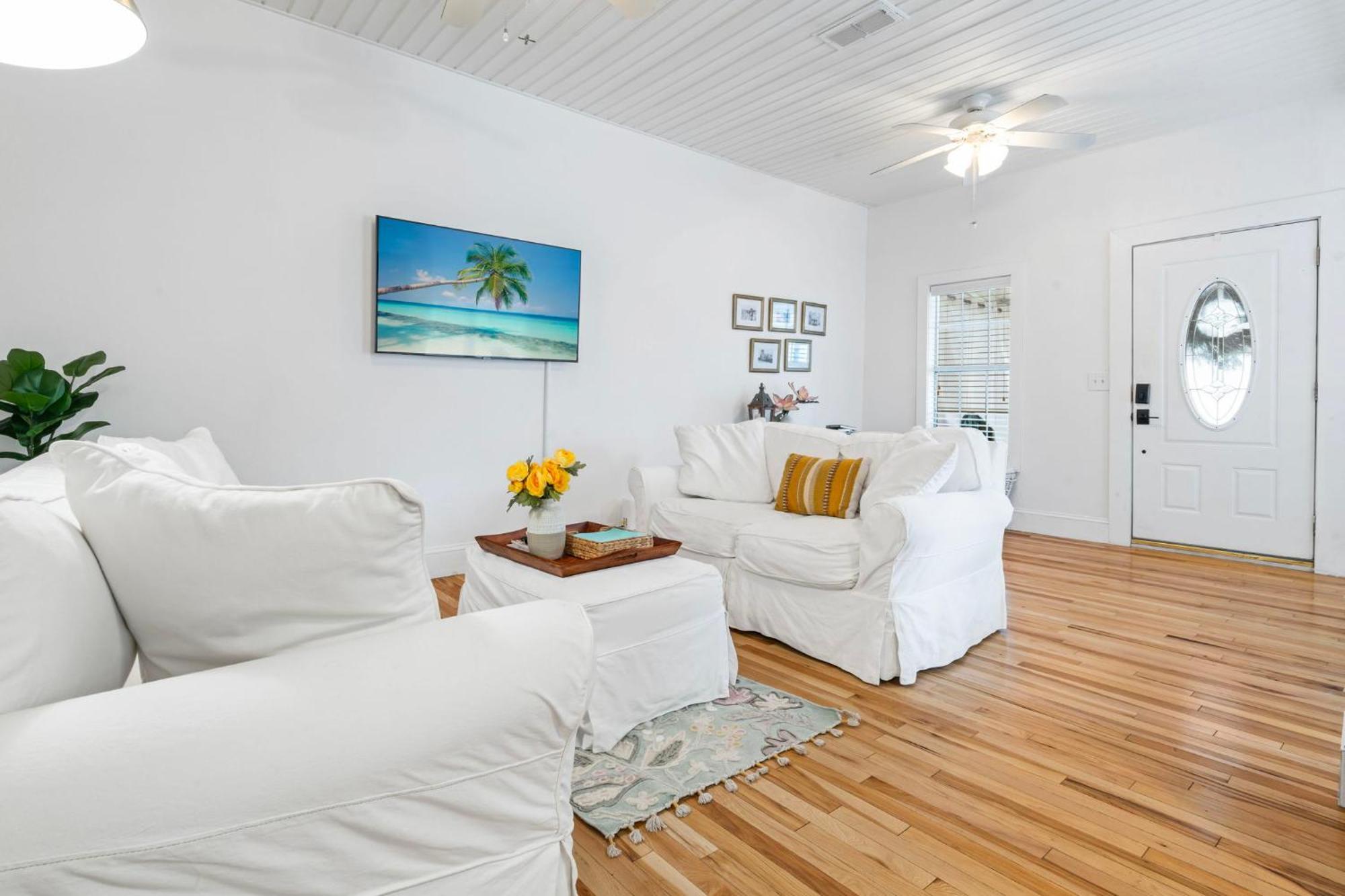 Casa Lovett - Tropical Bungalow Holiday home *