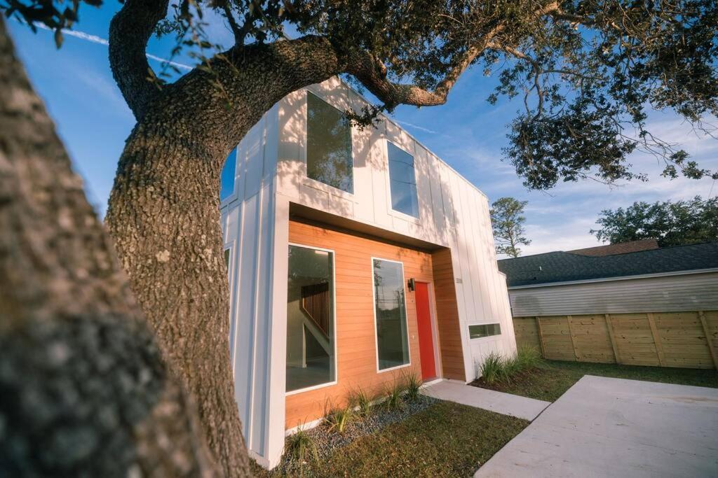 Casa de férias Marsh View - Modern Getaway - Mins From Downtown