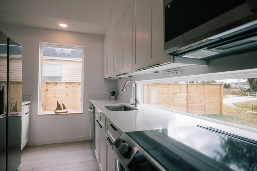 Casa de férias Marsh View - Modern Getaway - Mins From Downtown