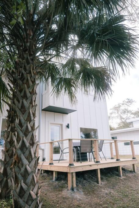 Marsh View - Modern Getaway - Mins From Downtown Casa de férias