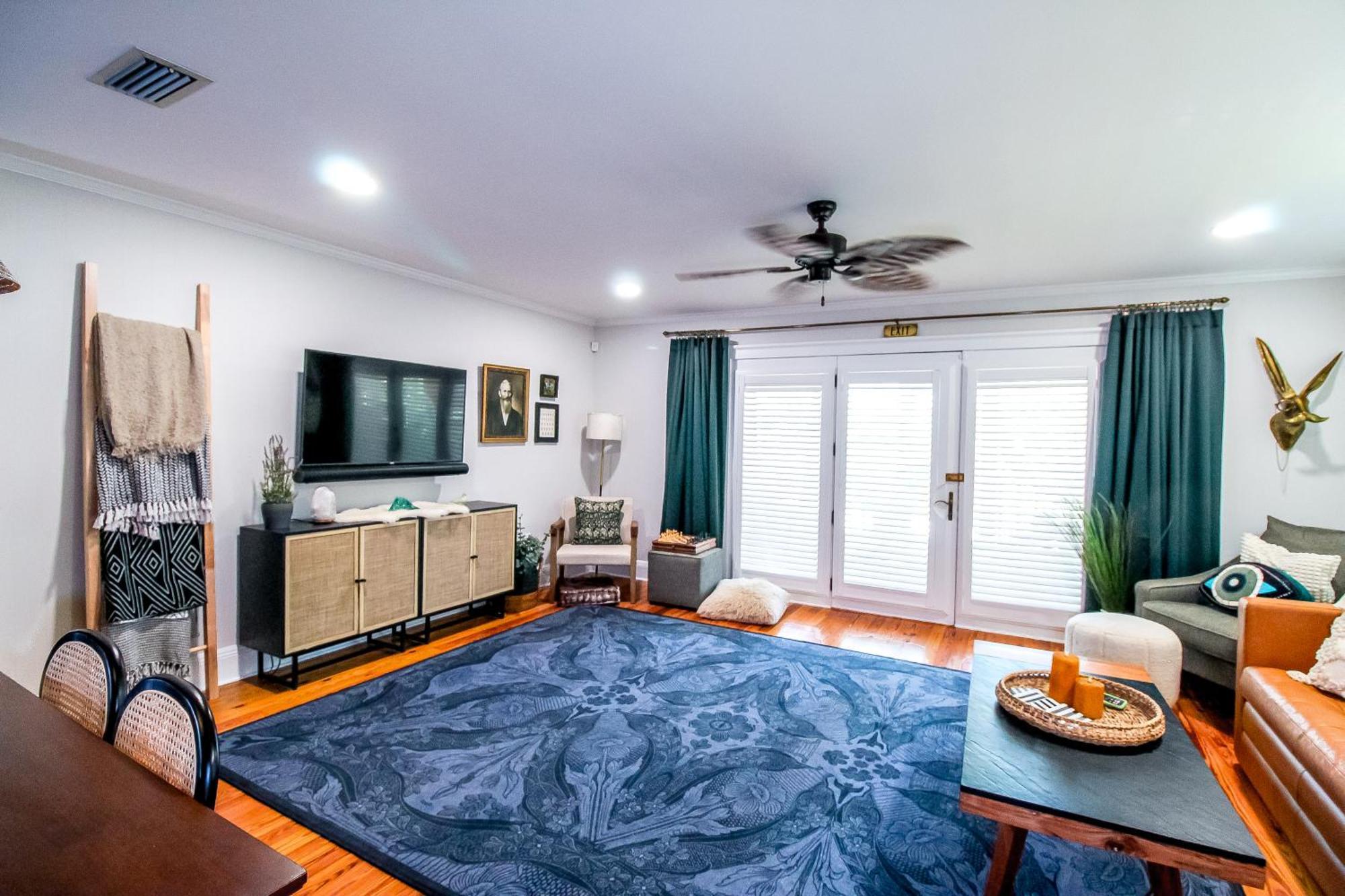 Holiday home The Moody Manor -luxurious Recently Renovated Close To And Downtown *