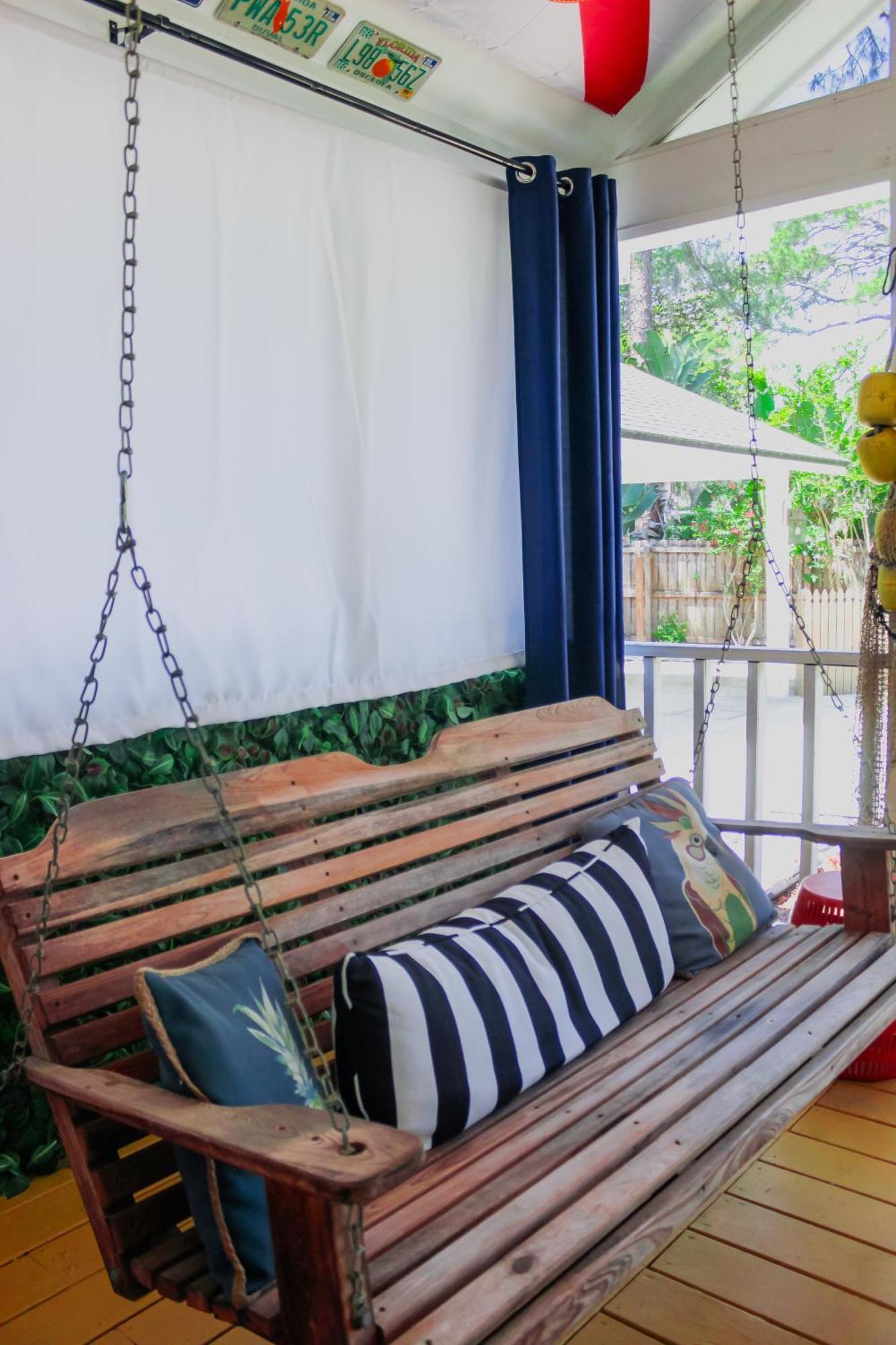The Moody Manor -luxurious Recently Renovated Close To And Downtown Holiday home