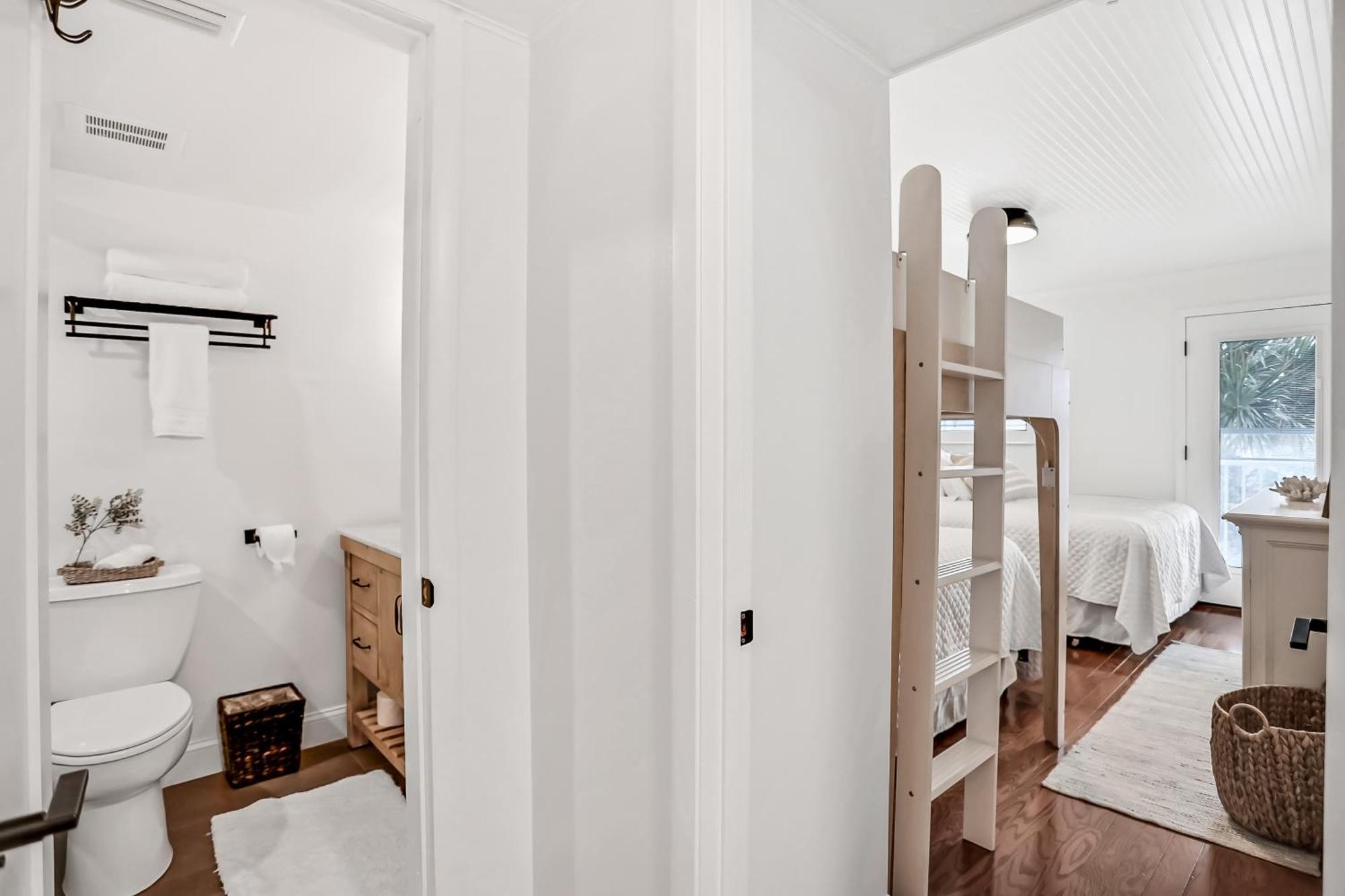 Crescent Cay Apartment *