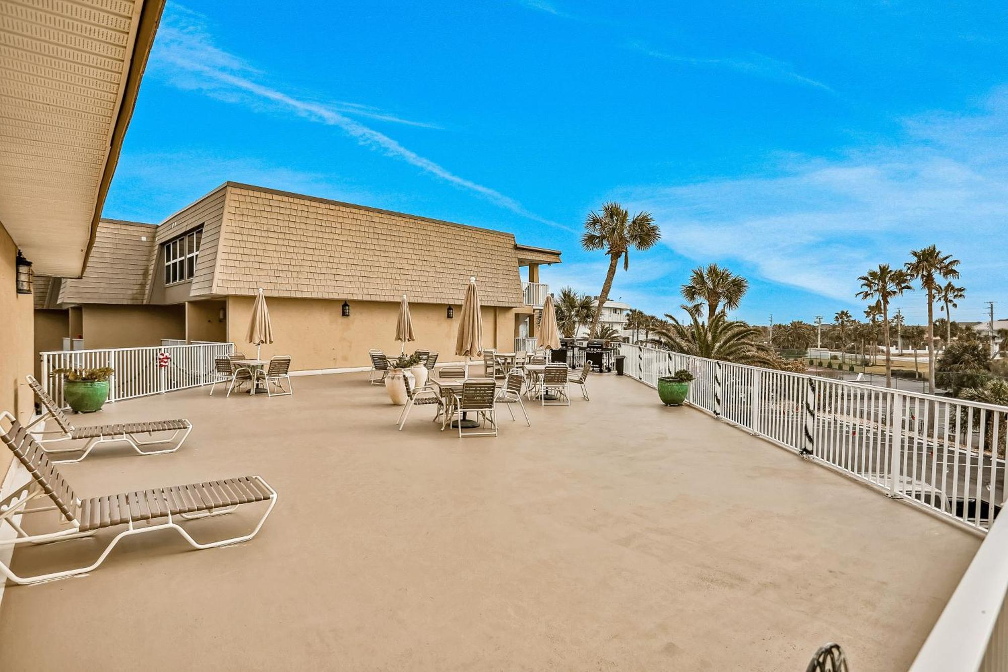 Crescent Cay Apartment