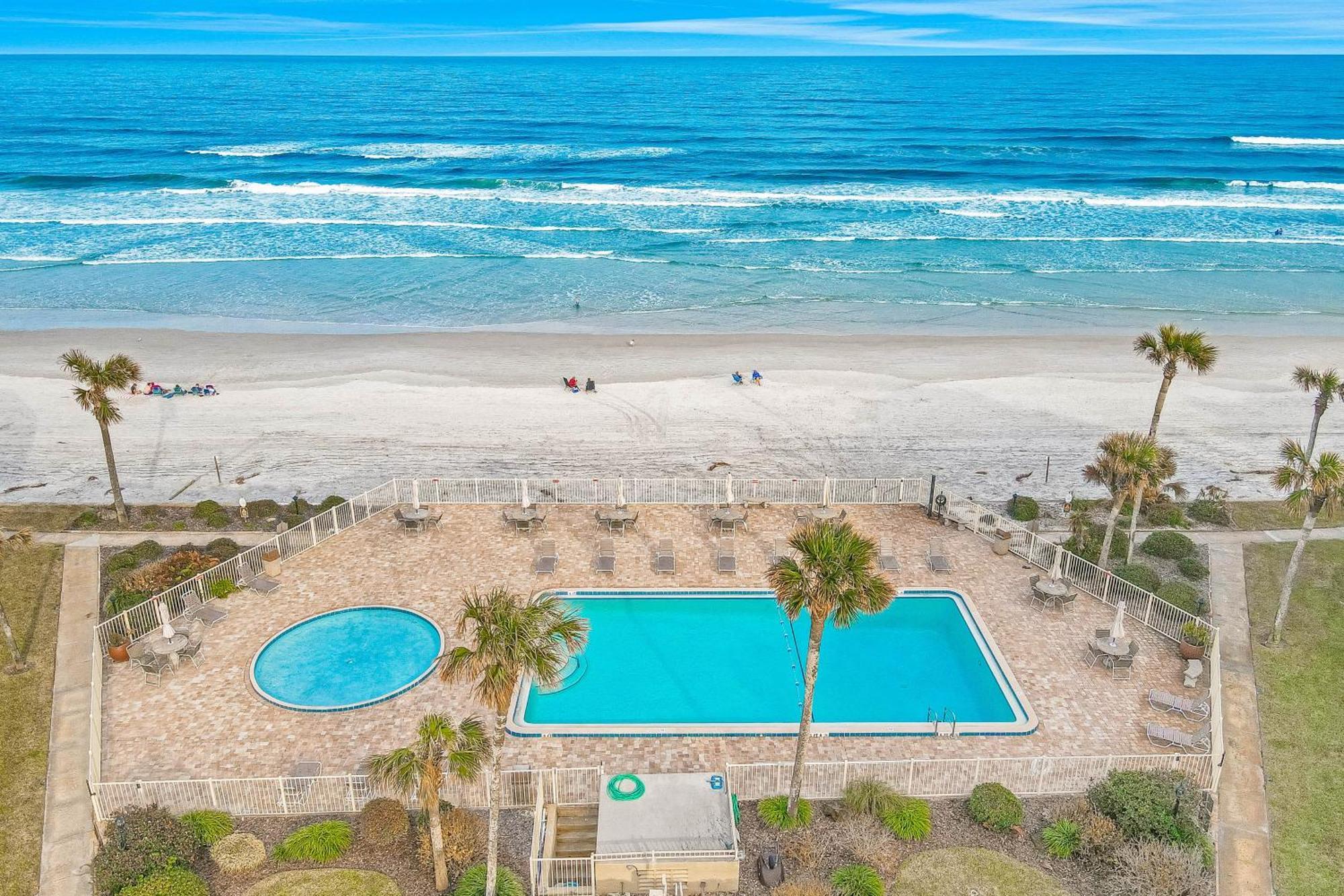 Crescent Cay Apartment