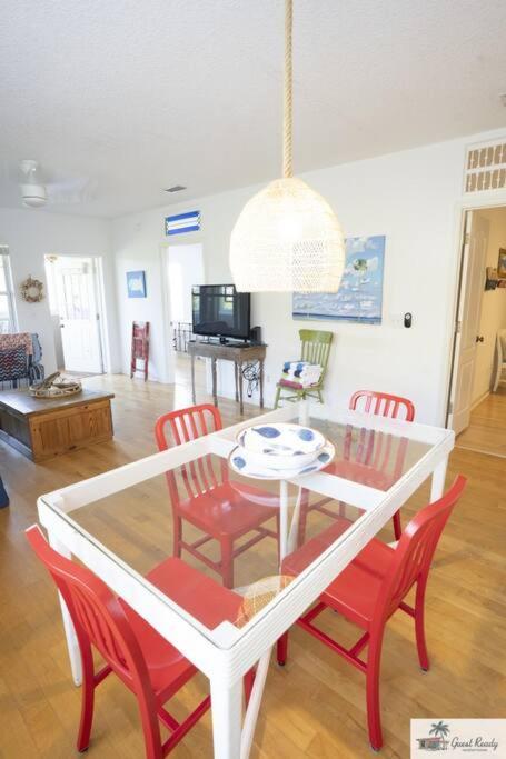 The Beachy Serene A1a Apartment