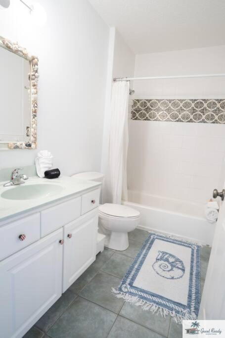 The Beachy Serene A1a Apartment *