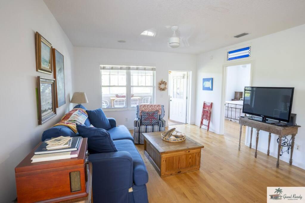 The Beachy Serene A1a Apartment *