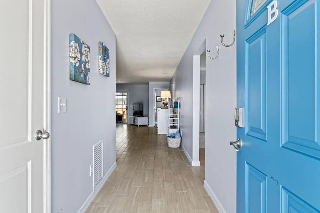Charming And Delightful Getaway! Walk To Holiday home *
