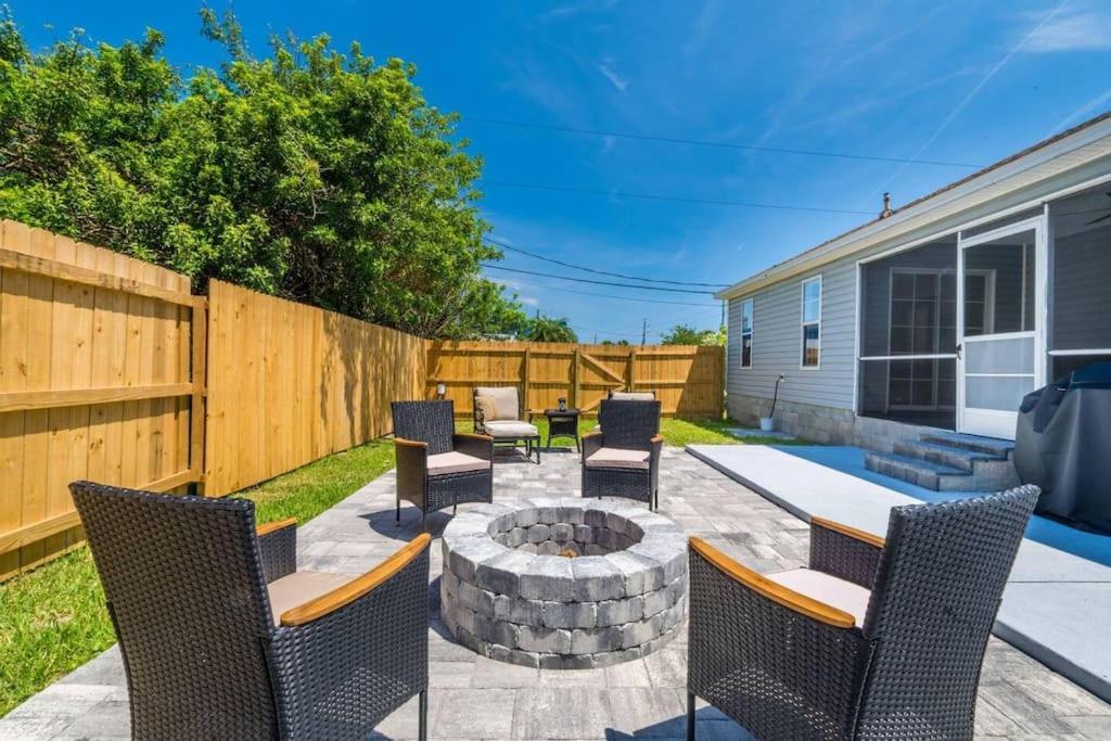 Charming And Delightful Getaway! Walk To St. Augustine