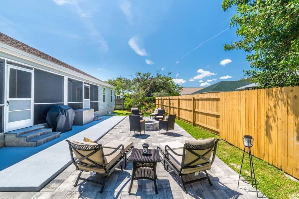 Charming And Delightful Getaway! Walk To Holiday home St. Augustine