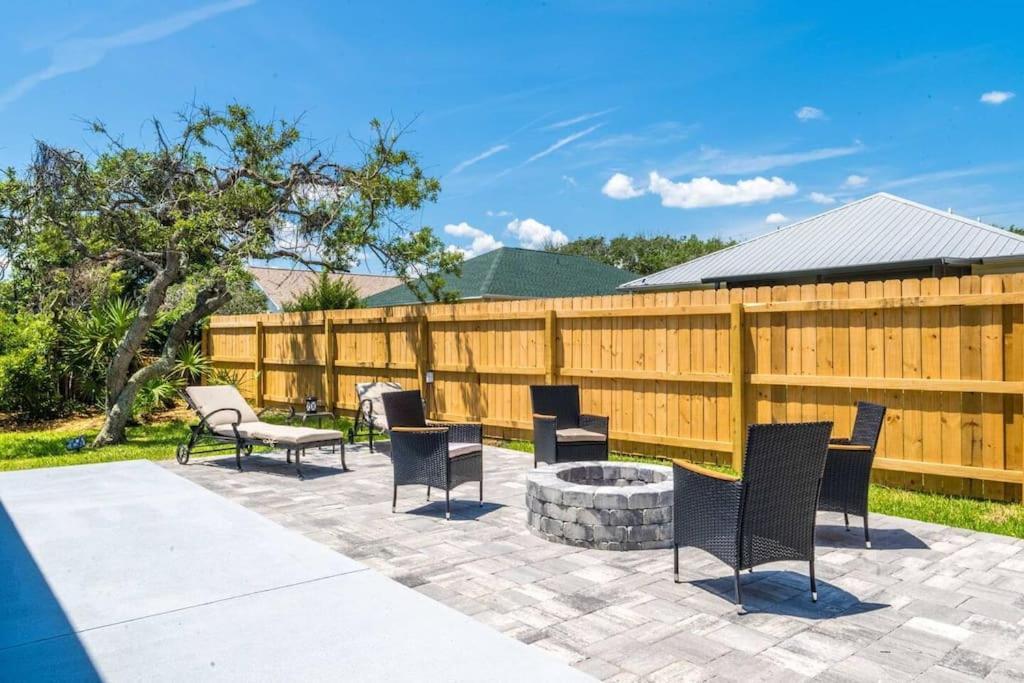 Charming And Delightful Getaway! Walk To Holiday home *