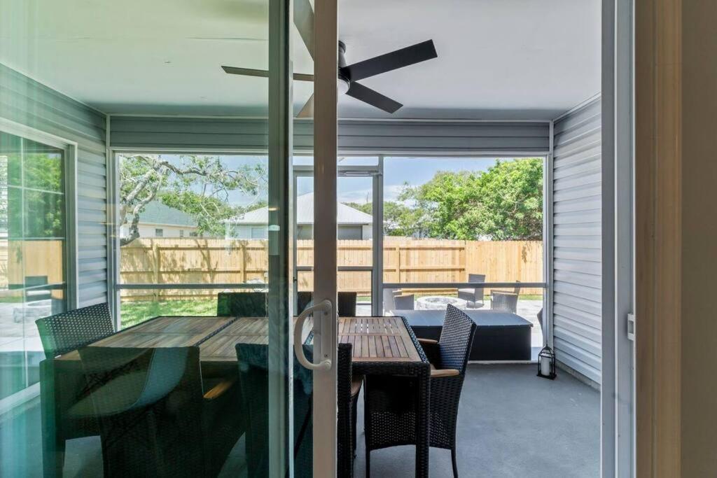 Stunning Beachfront Duplex! *