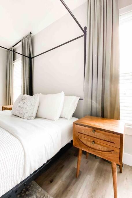 Holiday home Marhome North - 10 Min From & Historic Downtown